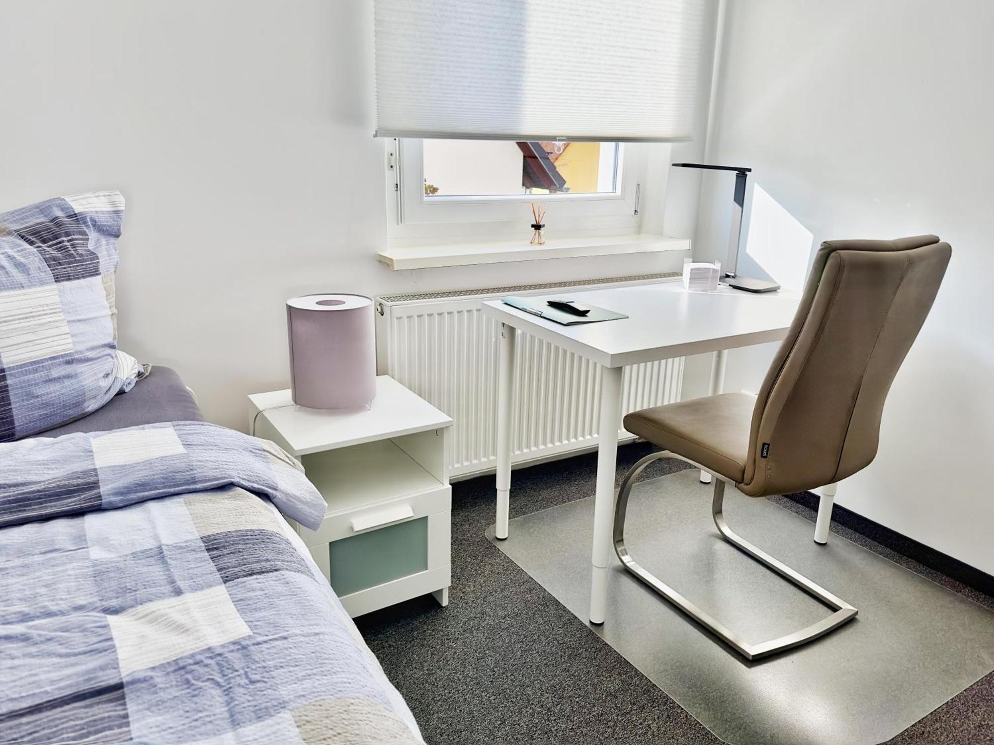 Gästezimmer mit Garten / 20 Minuten bis Messe Nürnberg Exterior foto